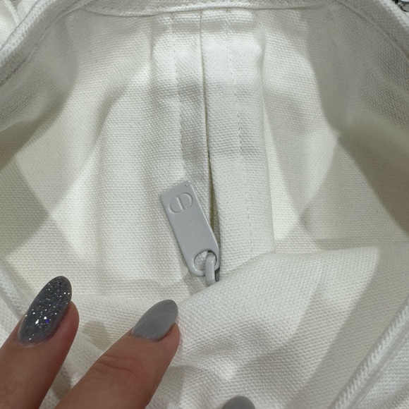 Brand new Dior garment bag 100% cotton - Picture 3 of 3